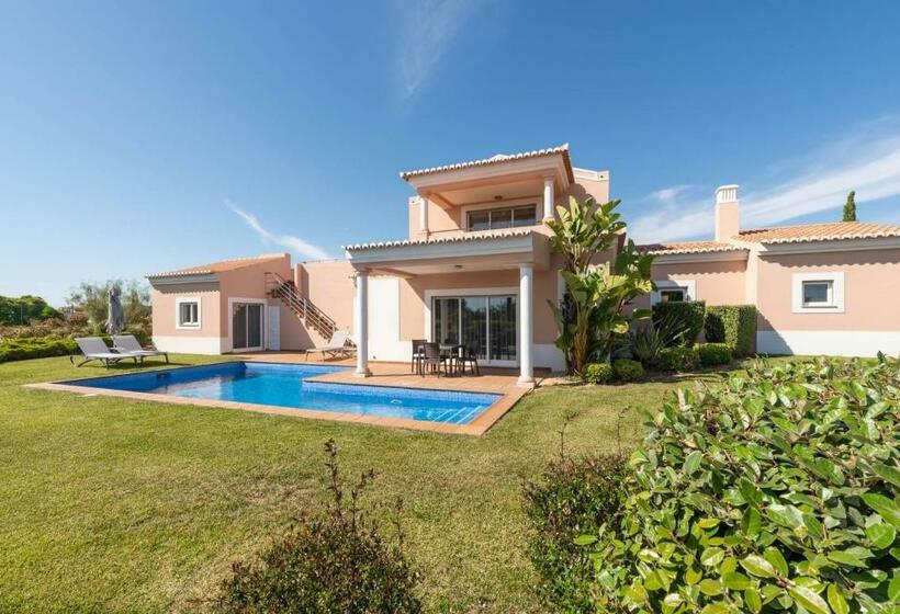Вилла 3 Спальни с Бассейном, Vale Da Lapa Village Resort