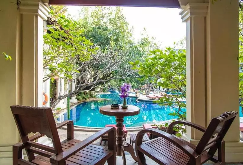 اتاق استاندارد با چشم‌انداز استخر, Khum Phaya Resort & Spa Boutique Collection