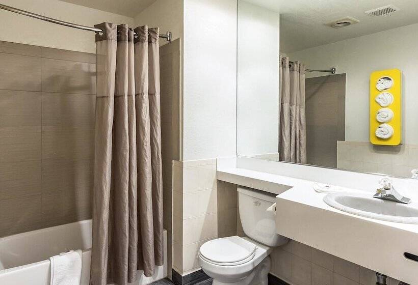 带2个双人床的标准工作室, Motel 6 Elizabeth, Nj Newark Liberty Intl Airport