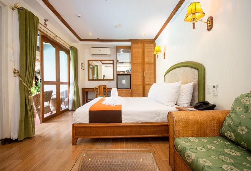 غرفة ديلوكس مطلة على حمام السباحة, Red Coconut Beach Hotel Boracay