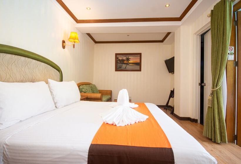 غرفة ديلوكس مطلة على حمام السباحة, Red Coconut Beach Hotel Boracay