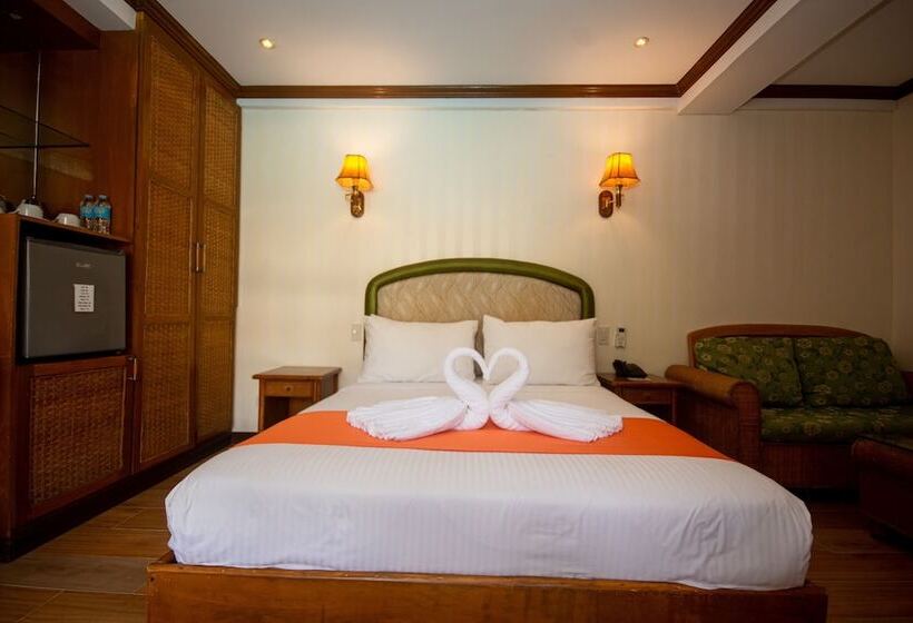 غرفة ديلوكس مطلة على حمام السباحة, Red Coconut Beach Hotel Boracay