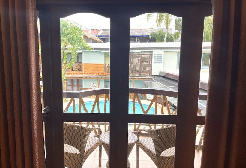 풀장 전망 디럭스 룸, Red Coconut Beach Hotel Boracay