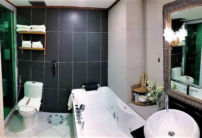 جناح, Red Coconut Beach Hotel Boracay