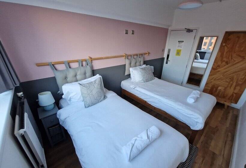 Номер Стандарт, Ph Hostel Liverpool