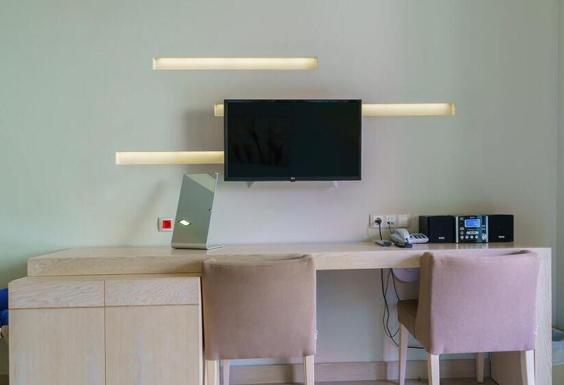 家庭间, Aegean Pearl