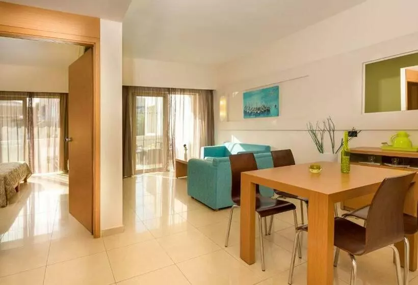 سوئیت جونیور با چشمانداز باغ, Atlantica Amalthia Beach Hotel Adults Only