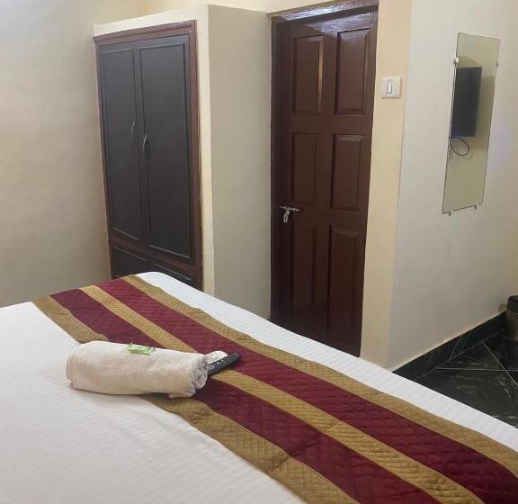 اتاق استاندارد با تخت بزرگ, Baga Villa