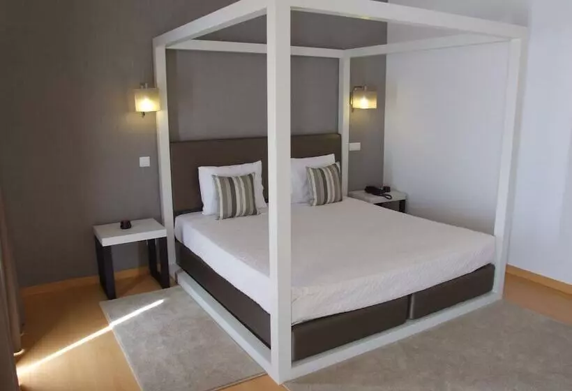 سوئیت با بالکن, Casa Do Vale