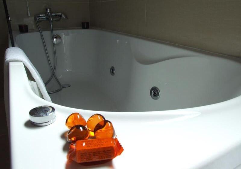 سوئیت با بالکن, Casa Do Vale