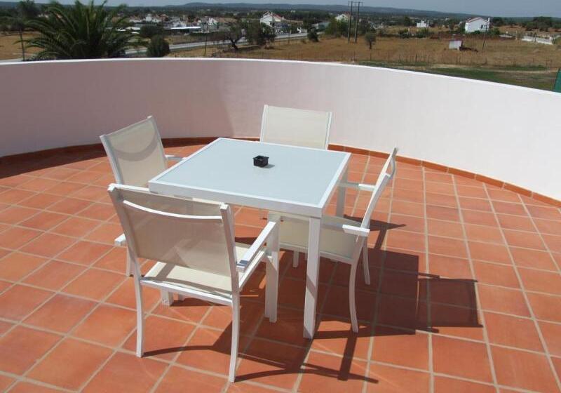 سوئیت با بالکن, Casa Do Vale