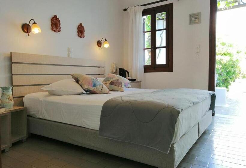 Номер Стандарт, Christina Hotel, Adults Only, Heated Salt Water Pool