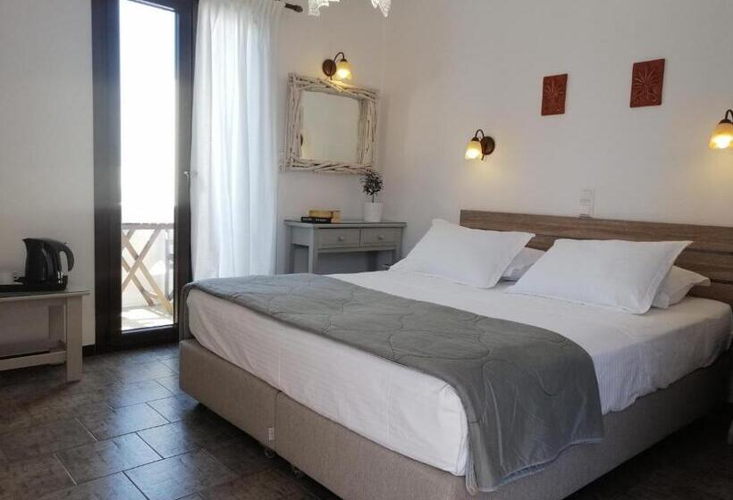 サイドオーシャンビュースタンダードルーム, Christina Hotel, Adults Only, Heated Salt Water Pool