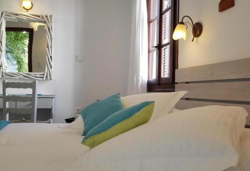 Номер Стандарт Верхний Этаж, Christina Hotel, Adults Only, Heated Salt Water Pool
