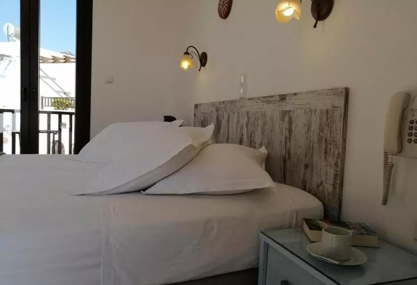 上層階スタンダードルーム, Christina Hotel, Adults Only, Heated Salt Water Pool
