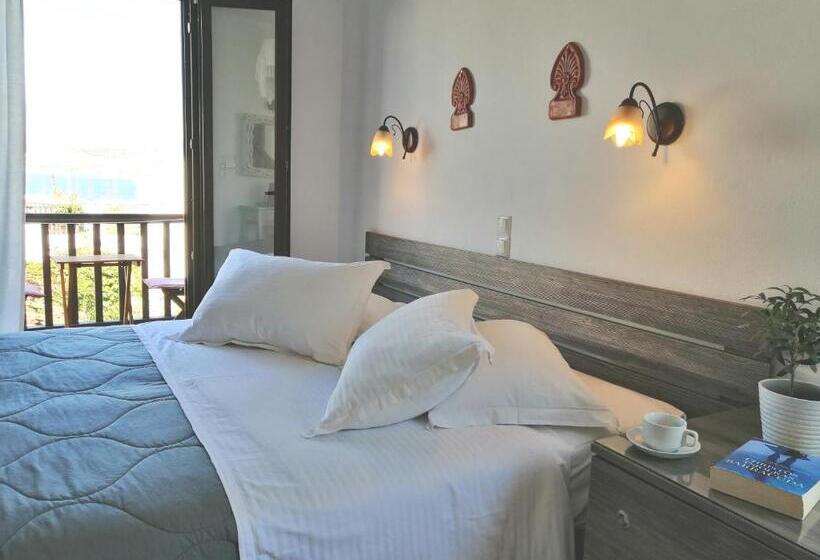 サイドオーシャンビュースタンダードルーム, Christina Hotel, Adults Only, Heated Salt Water Pool