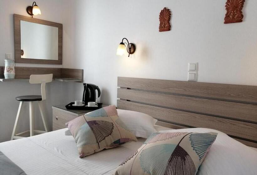 上層階スタンダードルーム, Christina Hotel, Adults Only, Heated Salt Water Pool