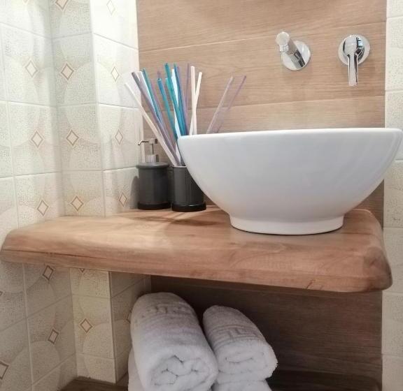 上層階スタンダードルーム, Christina Hotel, Adults Only, Heated Salt Water Pool