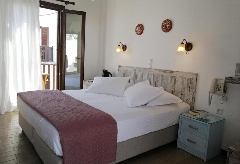 上層階スタンダードルーム, Christina Hotel, Adults Only, Heated Salt Water Pool