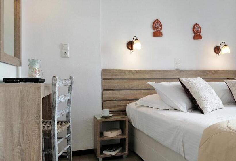 Номер Стандарт с Террасой, Christina Hotel, Adults Only, Heated Salt Water Pool