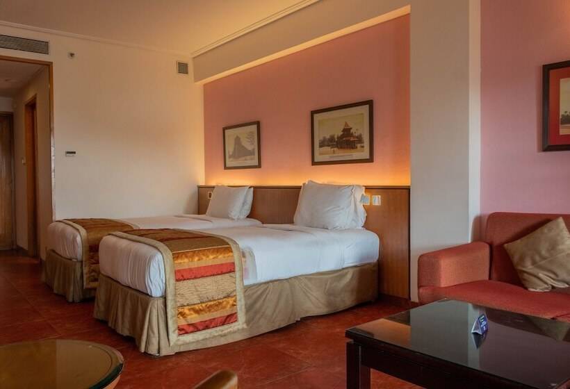 חדר סטנדרט נוף לבריכה, Doubletree By Hilton Hotel Goa   Arpora   Baga