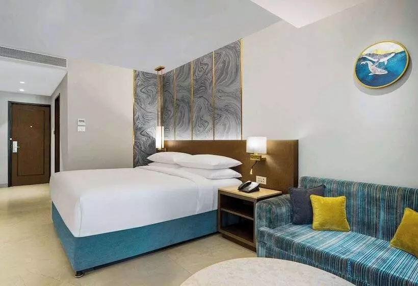 プールビューのプレミアムルーム, Doubletree By Hilton Hotel Goa   Arpora   Baga