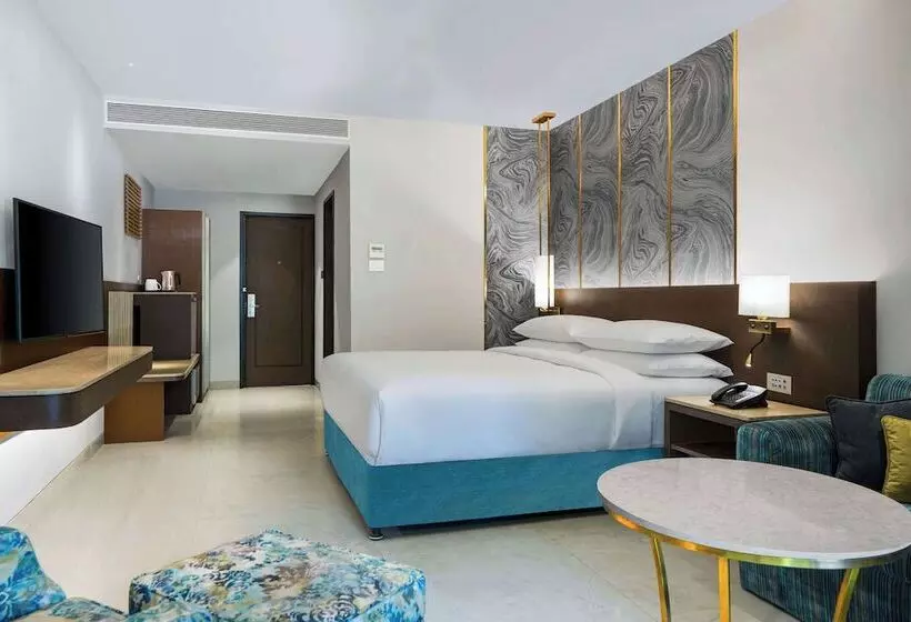 プールビューのプレミアムルーム, Doubletree By Hilton Hotel Goa   Arpora   Baga