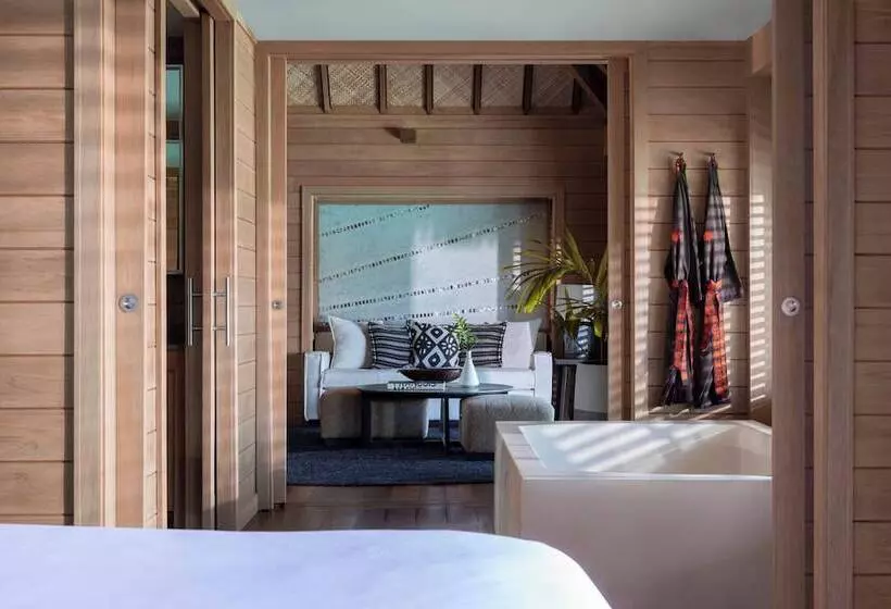 Suite Queen Bed, Four Seasons Resort Bora Bora