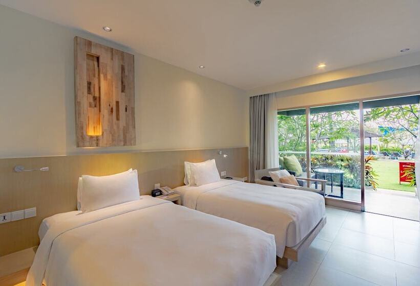 Номер Premium Вид на Бассейн, Holiday Inn Resort Baruna Bali, An Ihg