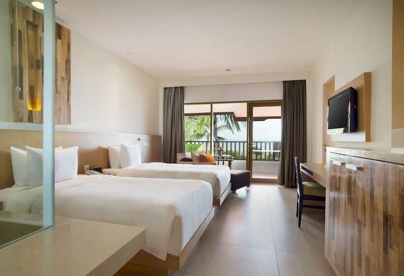 Номер Premium Вид на Бассейн, Holiday Inn Resort Baruna Bali, An Ihg