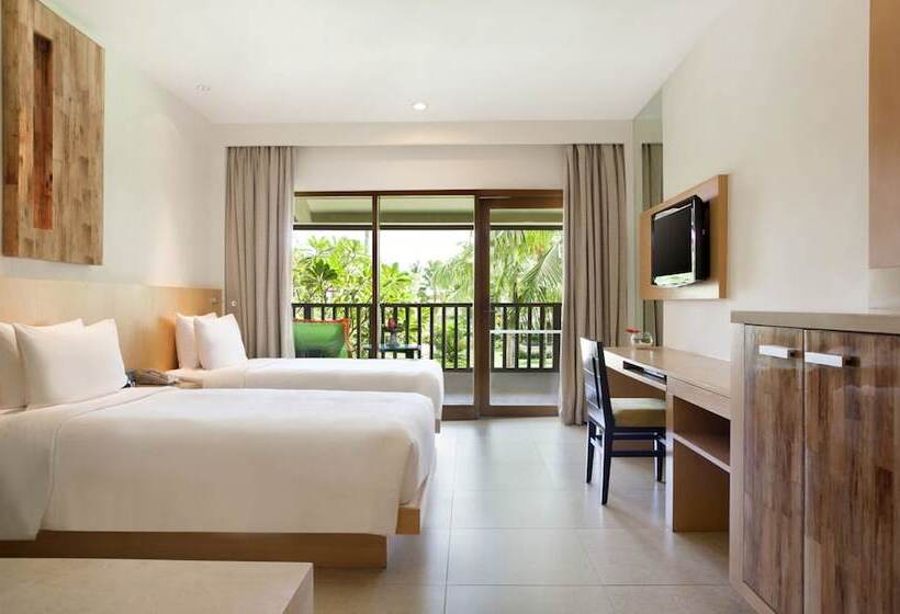 Номер Premium Вид на Бассейн, Holiday Inn Resort Baruna Bali, An Ihg