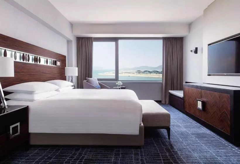 Executive Suite King Bed
