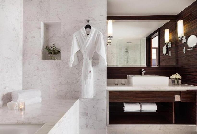 سوئیت اجرایی با تخت کینگ, Hong Kong Skycity Marriott