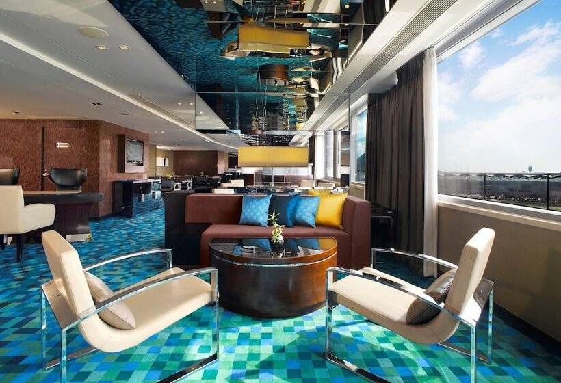 اتاق اجرایی با چشم‌انداز دریا, Hong Kong Skycity Marriott