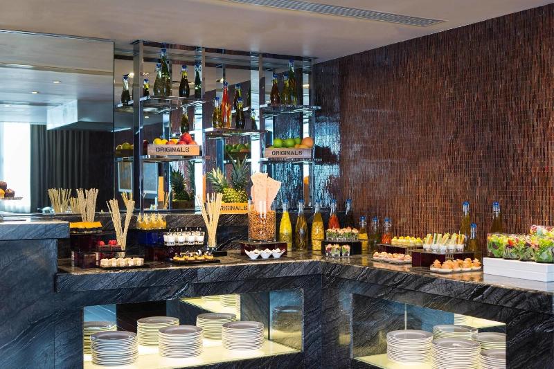 اتاق اجرایی با تخت بزرگ, Hong Kong Skycity Marriott