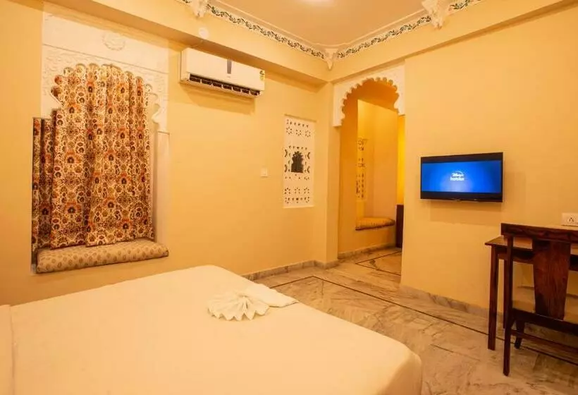 اتاق لوکس, Hostel Mantra