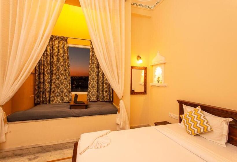 غرفة سوبيريور إطلالة على البحيرة, Hostel Mantra