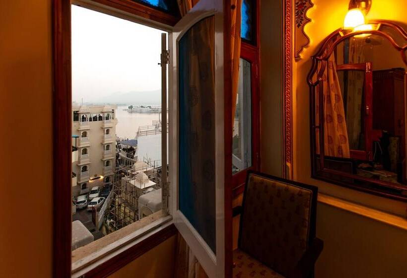 غرفة ديلوكس, Hostel Mantra