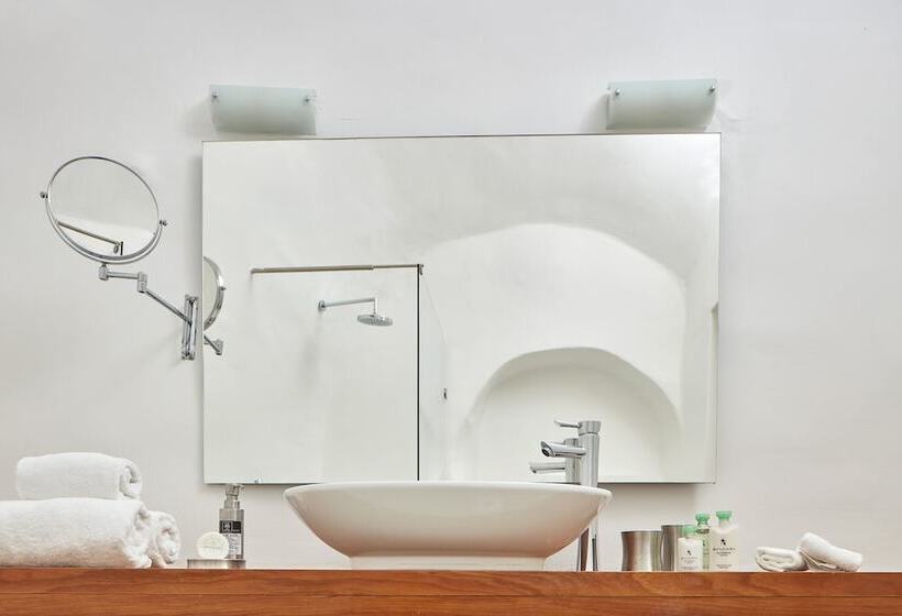 سوییت سوپریور, Katikies Santorini   The Leading Hotels Of The World