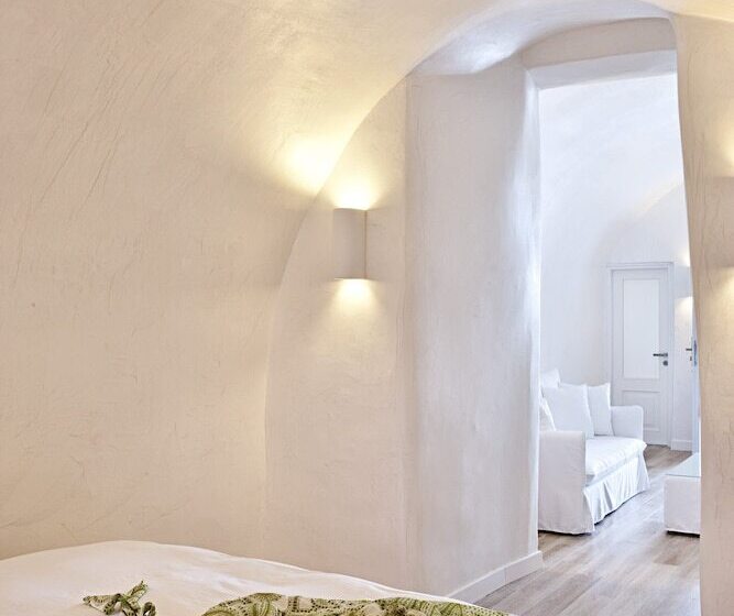 Люкс Superior, Katikies Santorini   The Leading Hotels Of The World