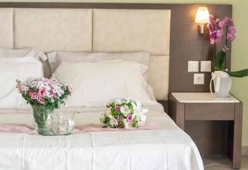 اتاق استاندارد سه نفره, Majestic Hotel & Spa