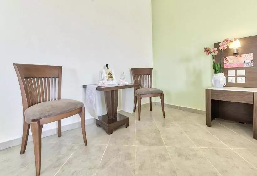 اتاق استاندارد سه نفره, Majestic Hotel & Spa