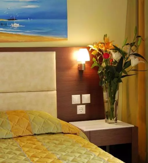 اتاق استاندارد سه نفره, Majestic Hotel & Spa