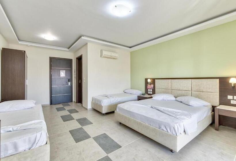 اتاق استاندارد چهار تخته, Majestic Hotel & Spa