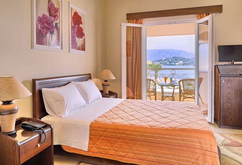 Номер Стандарт Боковой Вид на Море, Molfetta Beach