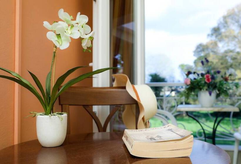 Трехместный Номер Стандарт Боковой Вид на Море, Molfetta Beach