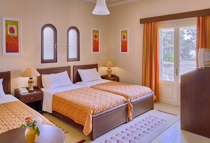 Трехместный Номер Стандарт Боковой Вид на Море, Molfetta Beach