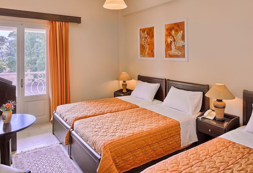 Трехместный Номер Стандарт Боковой Вид на Море, Molfetta Beach