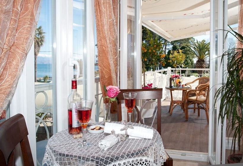 Полулюкс Вид на Море, Molfetta Beach