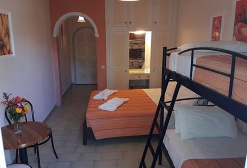 Номер Стандарт Четырехместный Боковой Вид на Море, Molfetta Beach